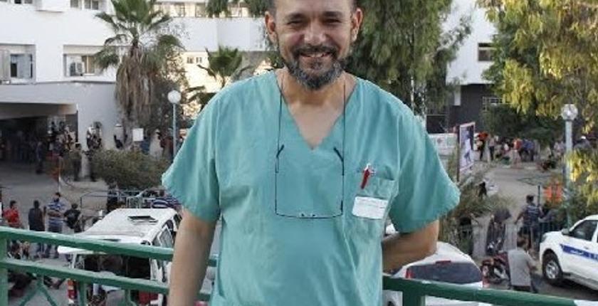 طبيب مغربي يخاطر بحياته ويدخل غزة