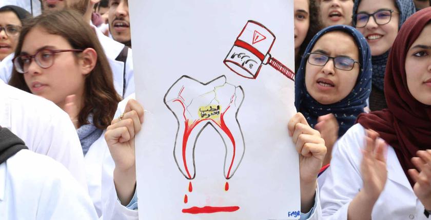 طلبة الطب يعلقون الاحتجاجات لفتح المجال للحوار