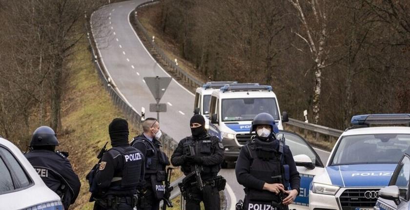 "Associated Press": Deutsche Polizei zerschlägt gefährliche Banden, die im Menschenschmuggel aktiv sind