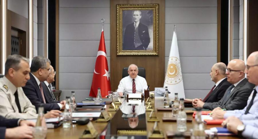 Türkiye küresel barış için vazgeçilmez aktör: Savunma Bakanı
