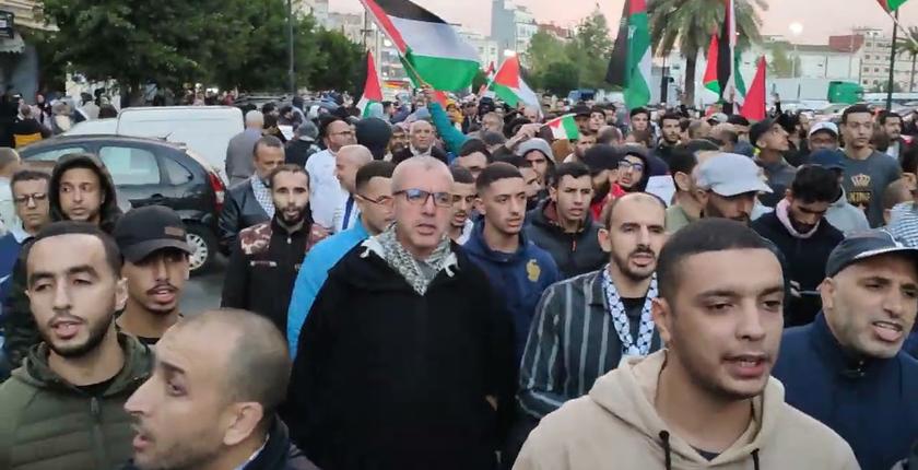 لا أعياد وغزة تُباد...مسيرة تضامنية مع أهالي غزة في مدينة طنجة