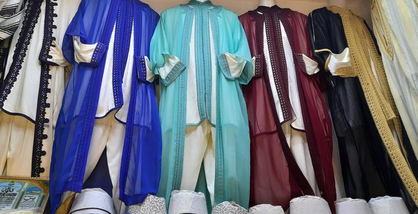 إقبال كبير على الملابس التقليدية مع اقتراب عيد الفطر