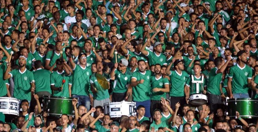 جمهور الرجاء حاضر في مباراة حسنية أكادير