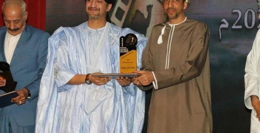 المخرج بوحنانة يتألق في سماء سلطنة عمان