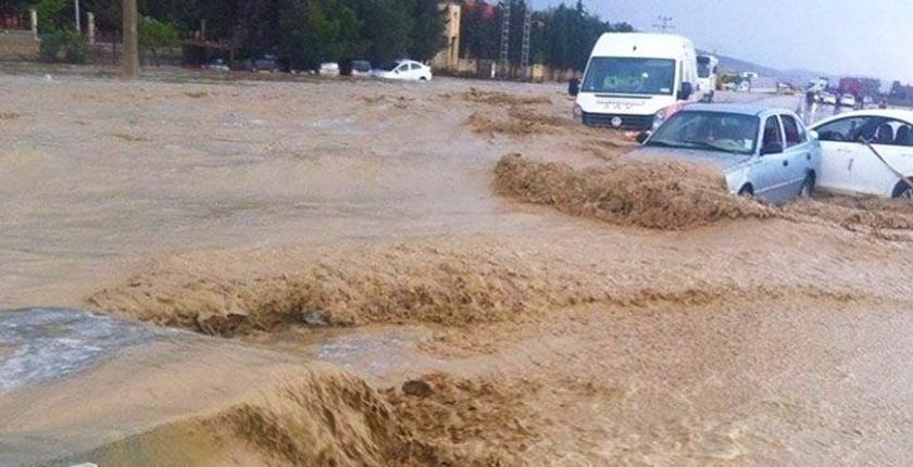فيضانات تجتاح مدينة فاس بعد هطول أمطار عاصفة