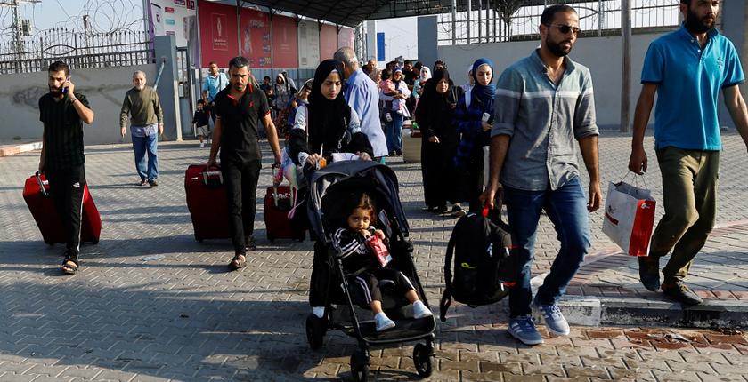 تفاصيل إجلاء 289 مغربيا من قطاع غزة