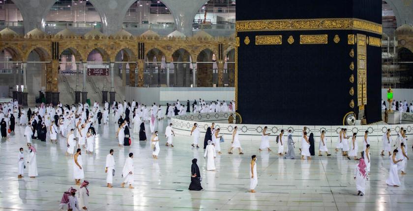 استغلال "تأشيرة زيارة" في الحج.. الأوقاف تحذر وكالات الأسفار