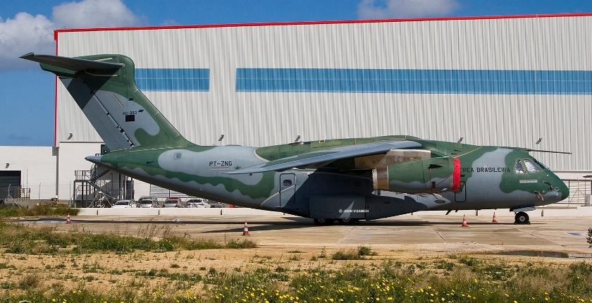 القوات المسلحة الملكية تختبر طائرة برازيلية من طراز "KC-390”