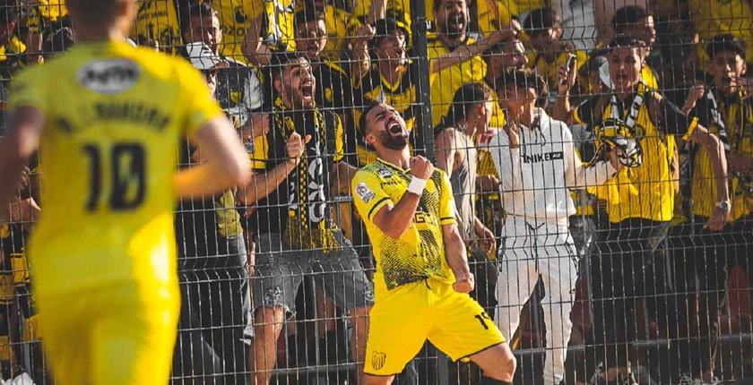 المغرب الفاسي ينتصر على اتحاد طنجة ويصعد للمركز الثامن