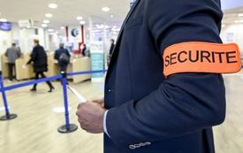 حراس أمن يطالبون بمستحقاتهم المالية في وقفة احتجاجية