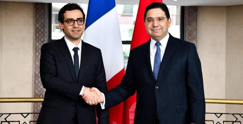 فرنسا تميل لإعادة توازن دبلوماسيتها لصالح المغرب في قضية الصحراء