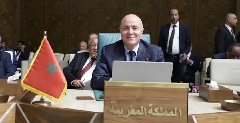 سفير صاحب الجلالة بأبوظبي يقدم أوراق اعتماده للرئيس الاماراتي
