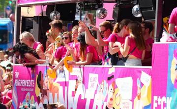 Eine Million Teilnehmer beim LGBT Pride March in Köln, Deutschland