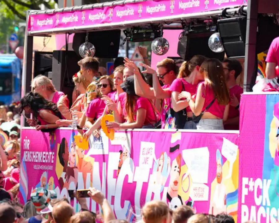 Eine Million Teilnehmer beim LGBT Pride March in Köln, Deutschland
