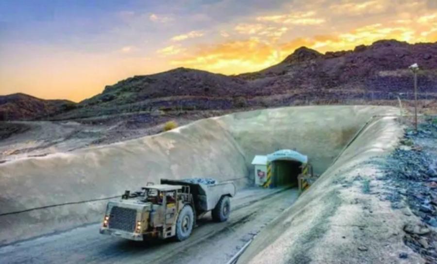 Het Britse bedrijf "Crystal Mineral Resources" zoekt edele metalen in Marokko
