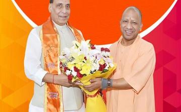 यूपी के सीएम योगी आदित्यनाथ ने रक्षा मंत्री राजनाथ सिंह को जन्मदिन की शुभकामनाएं दीं