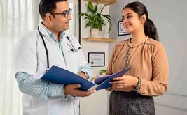 मेटाबोलिक सिंड्रोम के इतिहास वाले परिवार के लिए कौन सी स्वास्थ्य जांच की सिफारिश की जाती है?