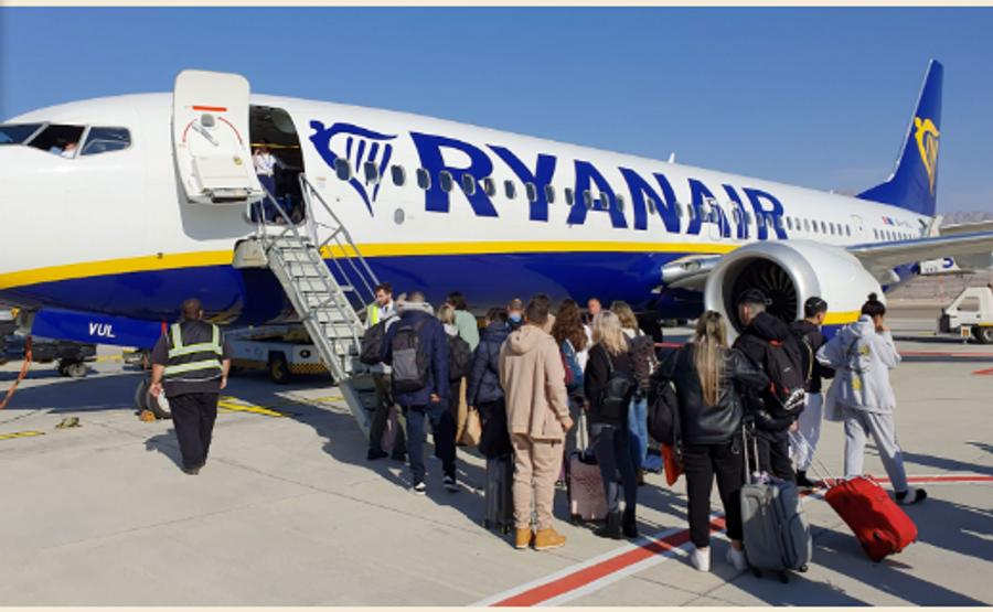 Vanaf oktober is Ryanair streng tegenover reizigers en verbiedt hen deze spullen te vervoeren