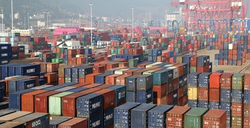 अगस्त में भारत का निर्यात 2.4% घटा, आयात 3.5% बढ़ा; व्यापार घाटा बढ़ा