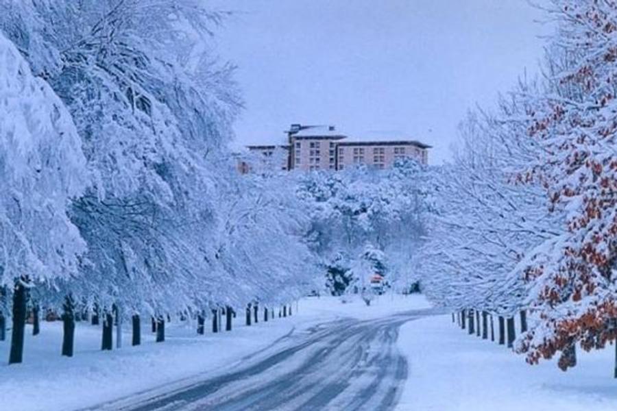 ⴰⴽⴰⵜⴻⵏ ⵉⵎⴻⵣⵡⵓⵔⴰ ⴷⴻⴳ Ifrane ⵉ ⵓⵇⴰⴱⴻⵍ ⵏ ⵢⵉⵎⵉⵀⵉⵜⴻⵏ ⵉⵛⵓⴷⴷⴻⵏ ⵖⴻⵔ ⵓⴷⴼⴻⵍ