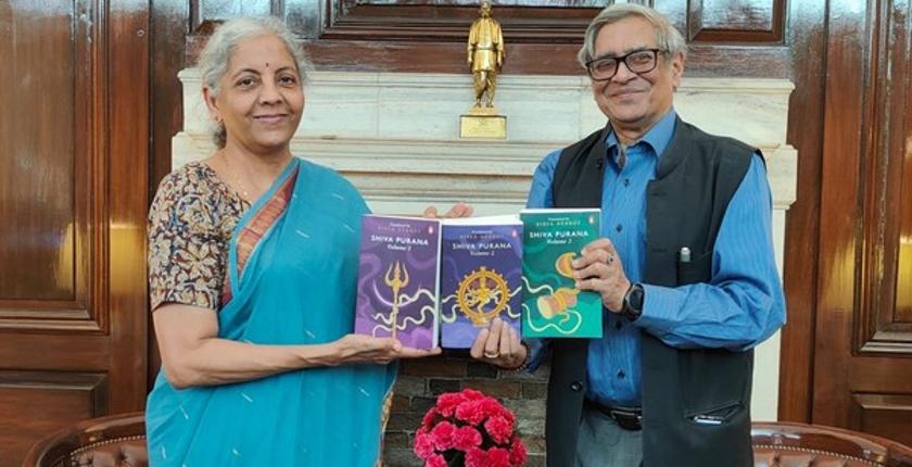 "आपको अभी बहुत कुछ करना था और पूरा करना था": सीतारमण ने अर्थशास्त्री बिबेक देबरॉय के निधन पर शोक व्यक्त किया