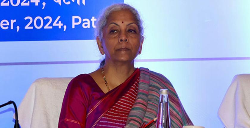 वित्त मंत्री निर्मला सीतारमण ने पूर्वी क्षेत्र के आरआरबी की समीक्षा बैठक की अध्यक्षता की