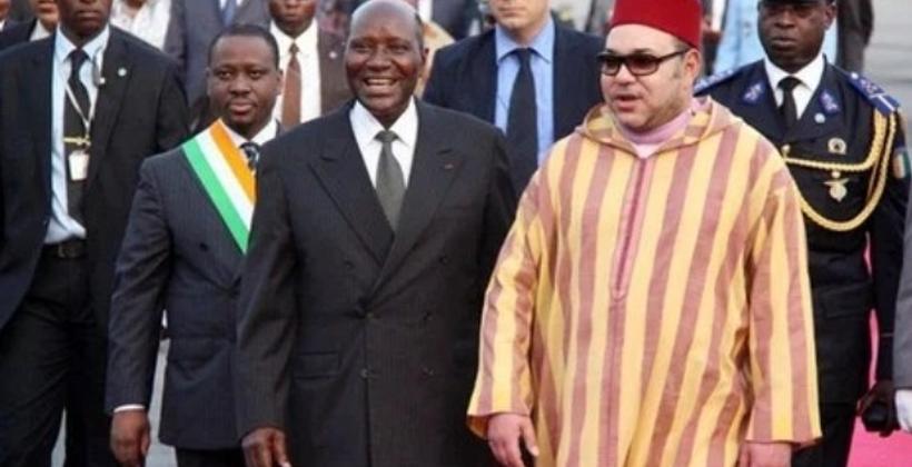 O jornalista disse "walaw". A visita do rei a Abidjan fortaleceu o amor e o respeito dos marfinenses pelos marroquinos.