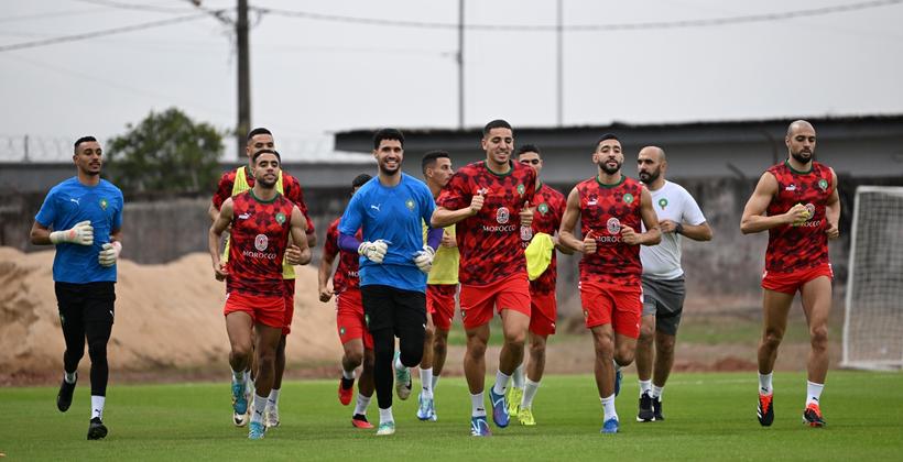 "الأسود" تجري أول حصة تدريبية بساحل العاج
