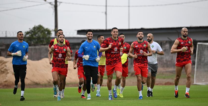 "الأسود" تجري أول حصة تدريبية بساحل العاج