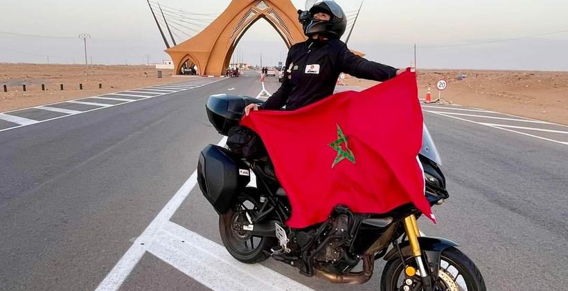 مغربية تقطع 18 ألف كيلومتر بالدراجة النارية لحضور نهائيات كأس الأمم الإفريقية
