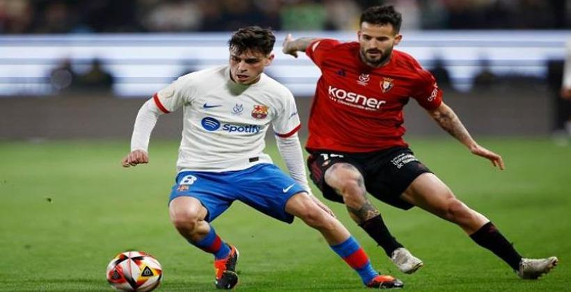 برشلونة يهزم أوساسونا ويضرب موعدا مع ريال مدريد في نهائي السوبر الإسباني