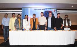 हॉली एंड बॉली बहुभाषी फिल्म "फ्रॅम्ड", फिल्म वितरण और प्रस्तुति वीसीसी स्टूडियोज वर्ल्डवाइड और कैसाडेलिक पिक्चर्स द्वारा