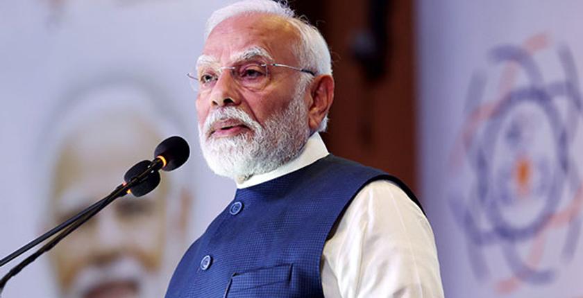 पीएम मोदी ने आयुर्वेद दिवस पर शुभकामनाएं देते हुए कहा, "प्राचीन चिकित्सा पद्धति स्वस्थ जीवन के लिए उपयोगी बनी रहेगी"