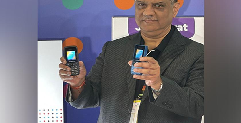 रिलायंस जियो ने 4G फीचर वाले JioBharat V3 और V4 फोन 1099 रुपये में लॉन्च किए