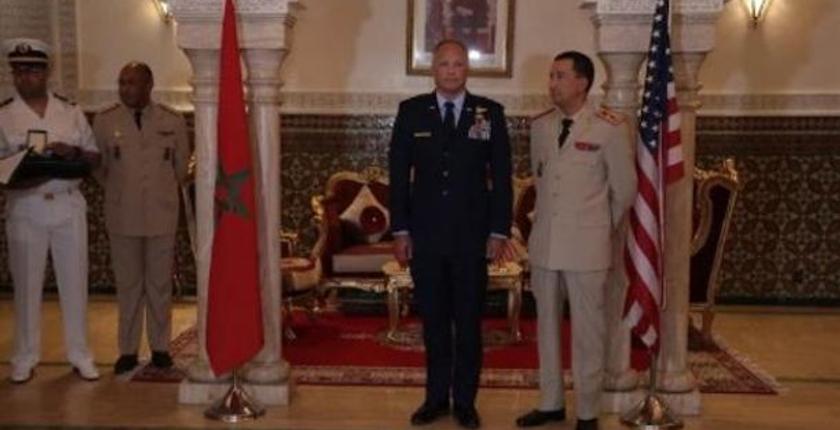 Con un ordine reale. Nomina di ufficiali statunitensi con riconoscimenti reali