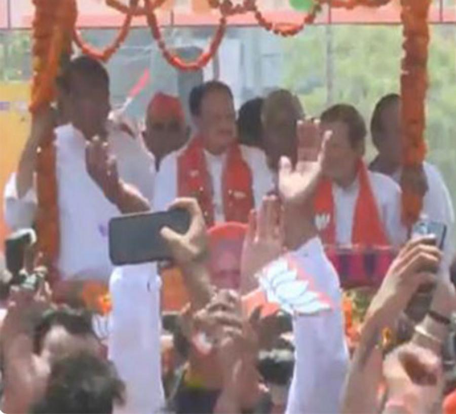 जेपी नड्डा ने हरियाणा के रोहतक में विशाल रोड शो किया
