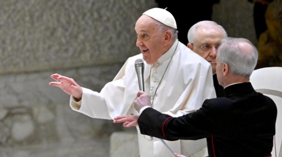 Il Papa ai giovani: “Andate controcorrente”