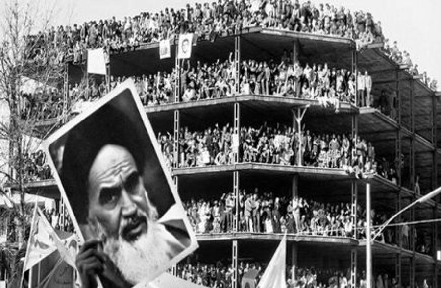 قیام 1963 ایران نماد فداکاری ملت برای انقلاب است