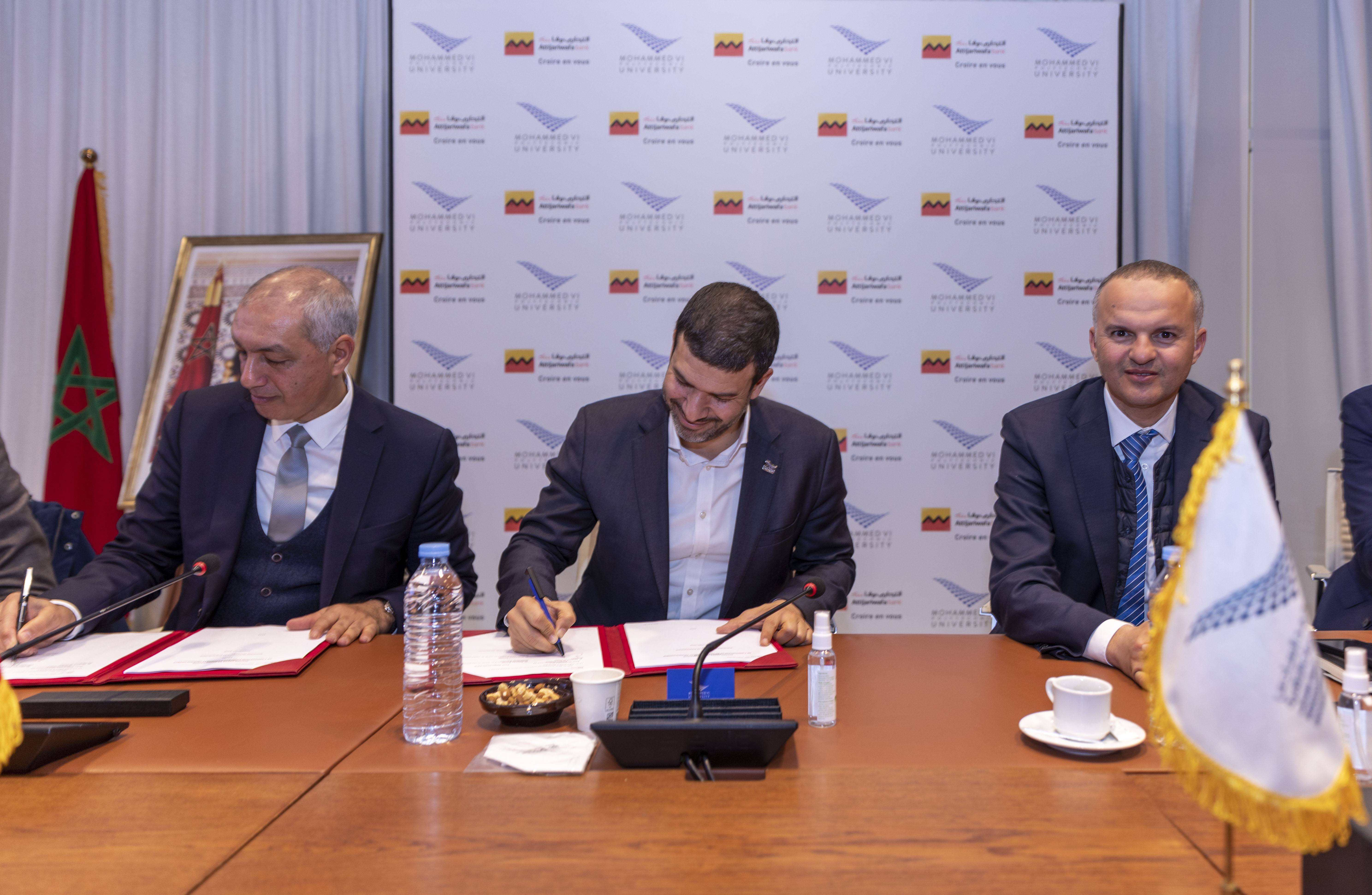 L’Université Mohammed VI Polytechnique et le groupe Attijariwafa bank signent un partenariat en matière d’innovation et de développement technologique.