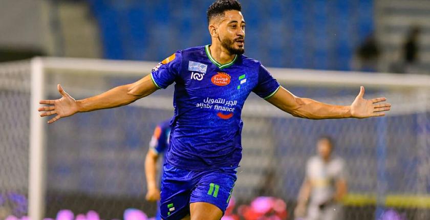 الركراكي يستدعي مراد باتنا  للمنتخب الأول