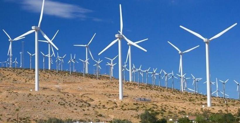 شركة صينية عملاقة تركب توربينات حقل الطاقة الريحية بالداخلة