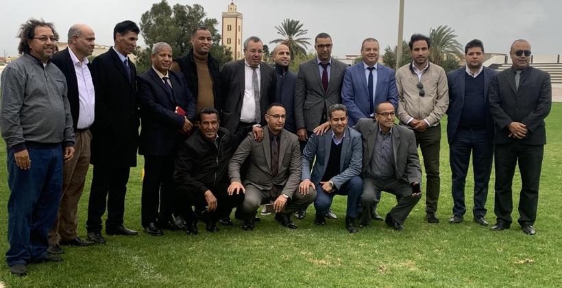 عامل سيدي قاسم يتدخل لإنقاذ فريق المدينة