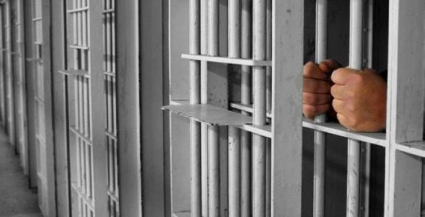 دراسة تكشف الوجه المظلم للسجون.. كيف تتفاقم ظاهرة العود للجريمة؟ 