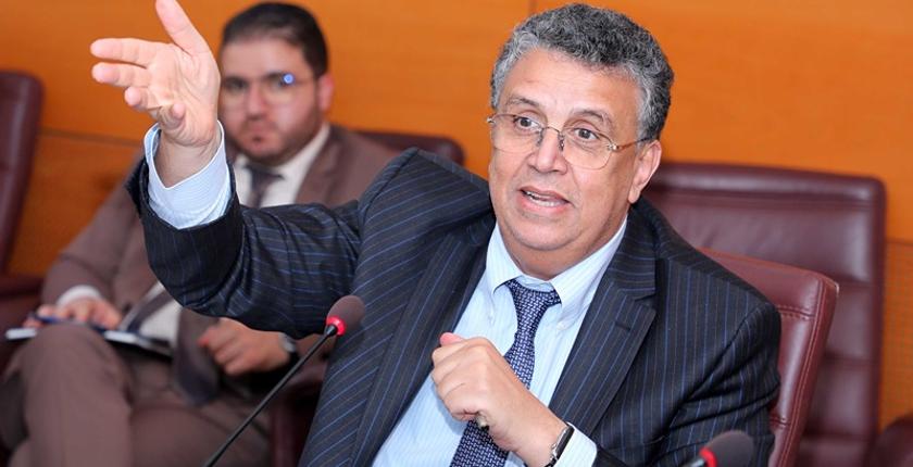 وهبي يجرم المطالبة بعقد الزواج في الفنادق