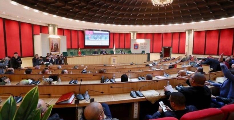 أغلبية مجلس جماعة طنجة على صفيح ساخن