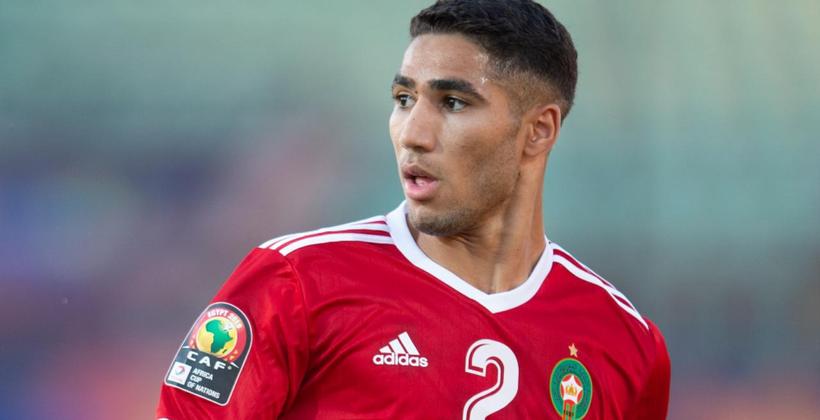 الدولي المغربي أشرف حكيمي يشارك في سحب قرعة كأس أمم أفريقيا 