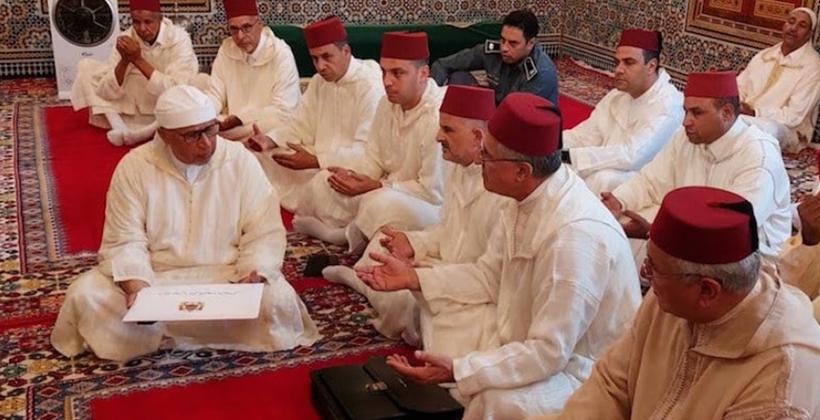 لجنة ملكية تسليم هبتين ملكيتين لضريح مولاي علي الشريف والزاوية الدرقاوية