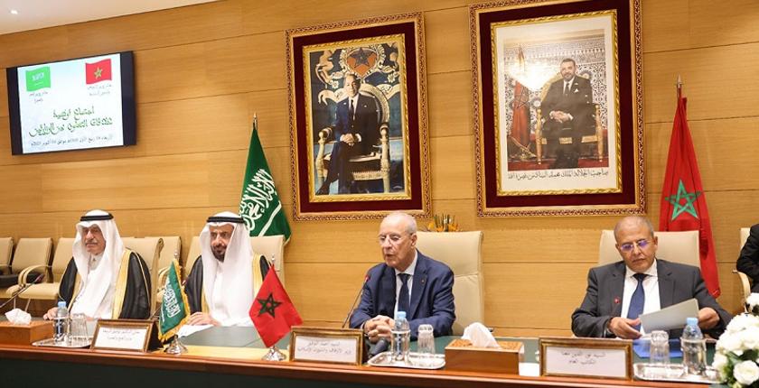 وزير الحج السعودي يعلن تسهيلات للمعتمرين المغاربة