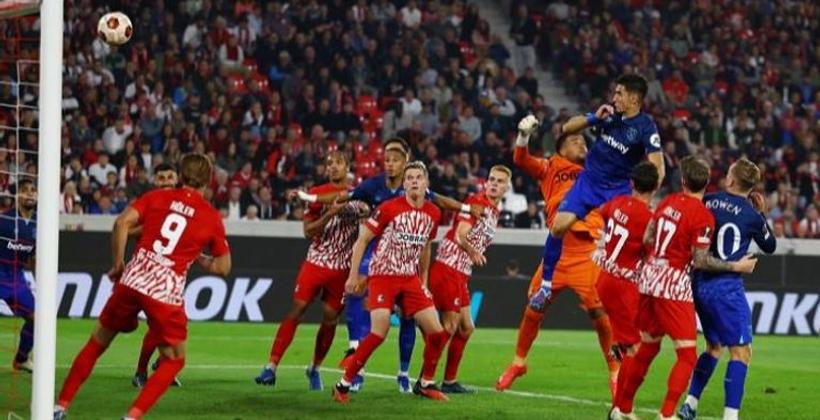 نايف أكرد يقود وست هام لهزم فرايبورغ بالدوري الأوروبي