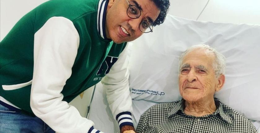 بعد إجرائه عملية جراحية مستعجلة.. آخر تطورات الوضع الصحي للفنان "محمد الخلفي" 